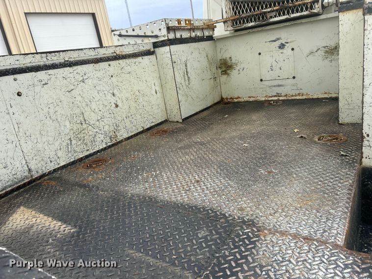 image for item ET6563 2010 International 4400 Ext. Cab digger derrick truck  