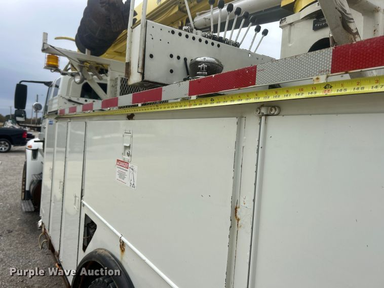 image for item ET6563 2010 International 4400 Ext. Cab digger derrick truck  