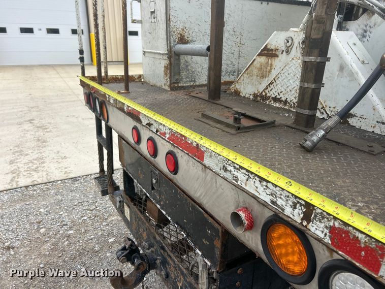 image for item ET6563 2010 International 4400 Ext. Cab digger derrick truck  