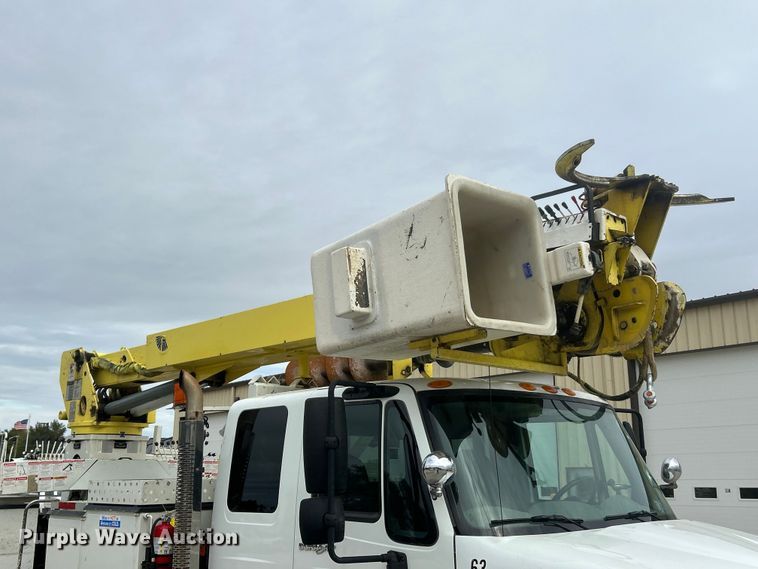 image for item ET6563 2010 International 4400 Ext. Cab digger derrick truck  