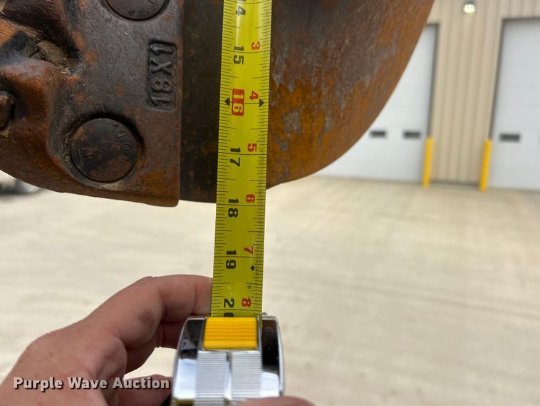 image for item ET6563 2010 International 4400 Ext. Cab digger derrick truck  