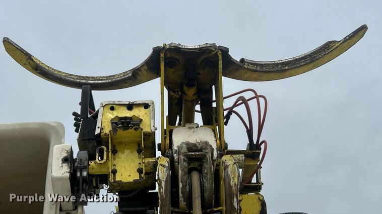 image for item ET6563 2010 International 4400 Ext. Cab digger derrick truck  