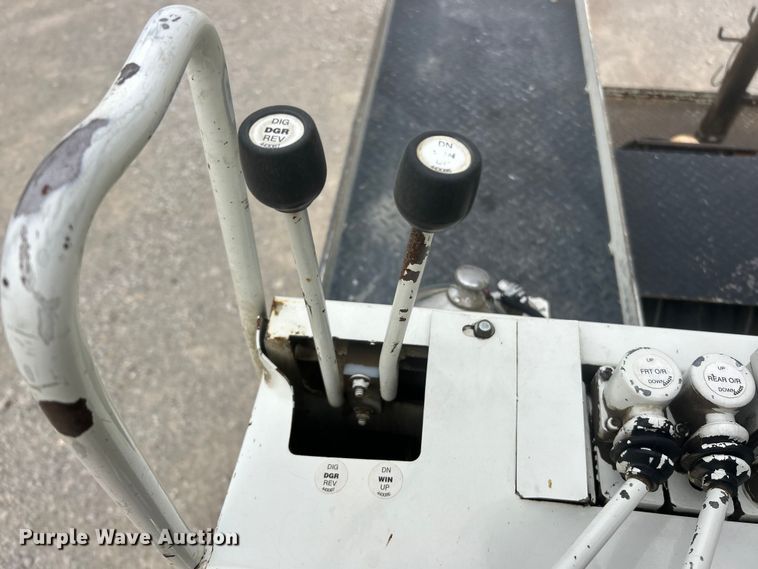 image for item ET6563 2010 International 4400 Ext. Cab digger derrick truck  