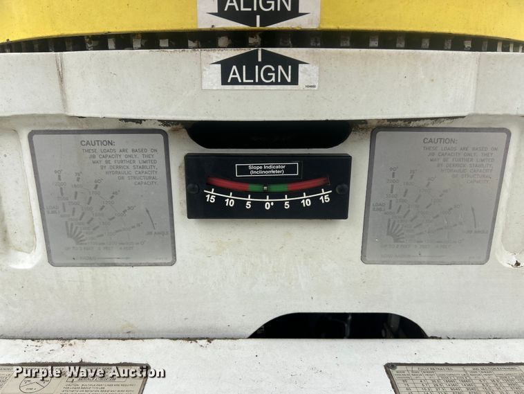 image for item ET6563 2010 International 4400 Ext. Cab digger derrick truck  