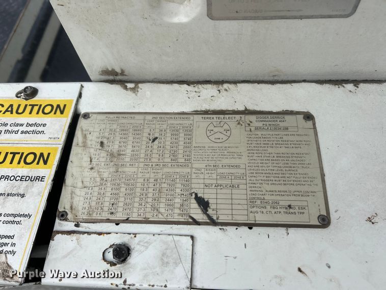 image for item ET6563 2010 International 4400 Ext. Cab digger derrick truck  