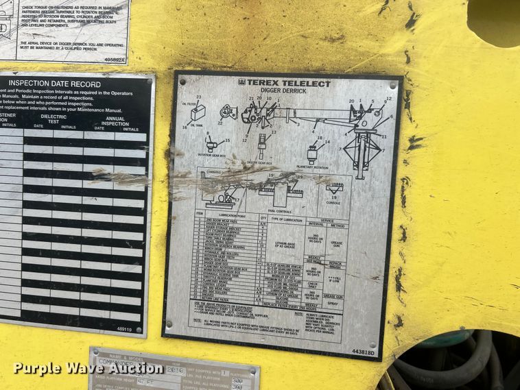 image for item ET6563 2010 International 4400 Ext. Cab digger derrick truck  