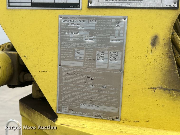 image for item ET6563 2010 International 4400 Ext. Cab digger derrick truck  