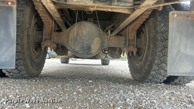 image for item ET6563 2010 International 4400 Ext. Cab digger derrick truck  