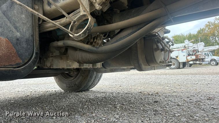 image for item ET6563 2010 International 4400 Ext. Cab digger derrick truck  