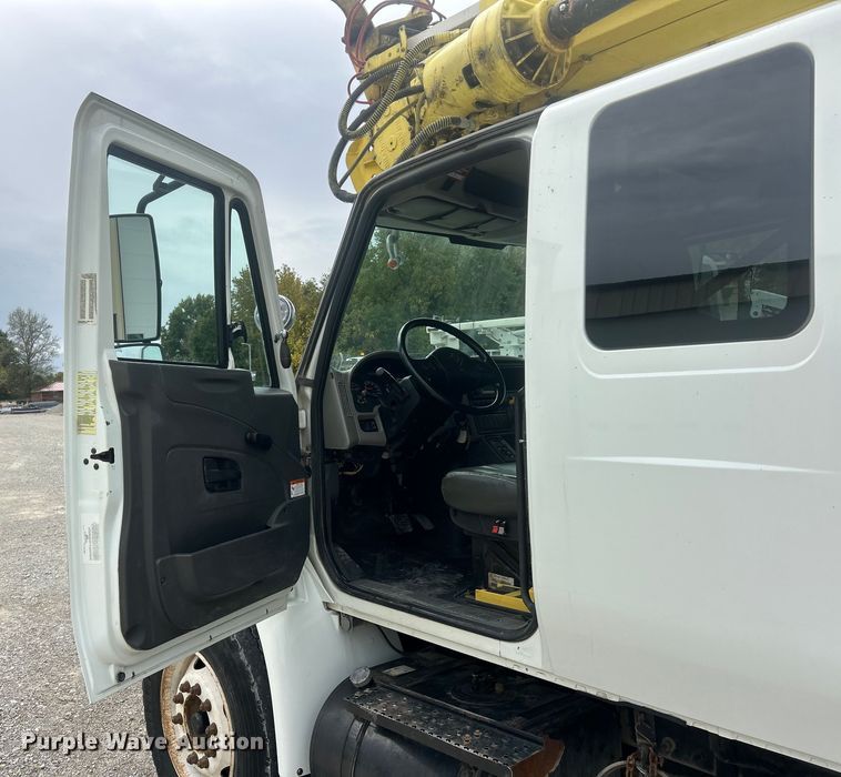 image for item ET6563 2010 International 4400 Ext. Cab digger derrick truck  