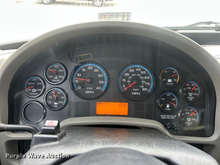 image for item ET6563 2010 International 4400 Ext. Cab digger derrick truck  