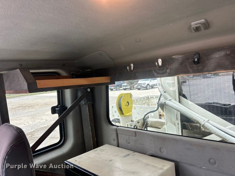 image for item ET6563 2010 International 4400 Ext. Cab digger derrick truck  