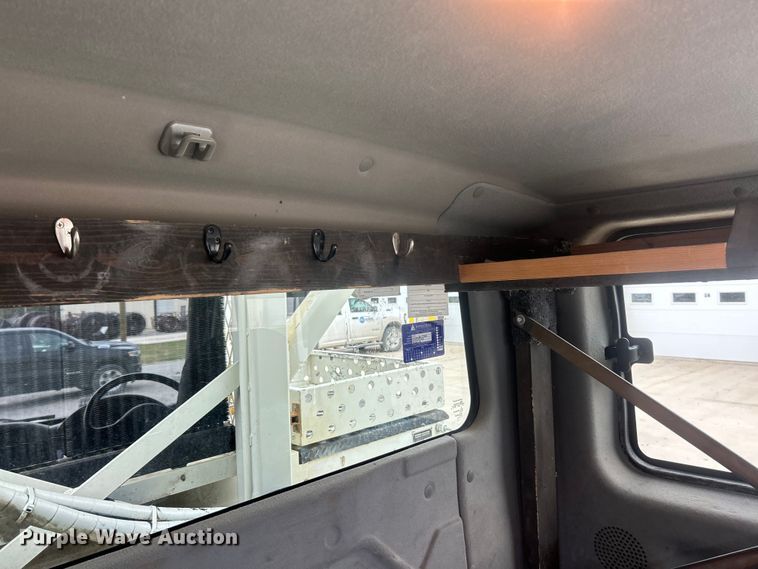 image for item ET6563 2010 International 4400 Ext. Cab digger derrick truck  