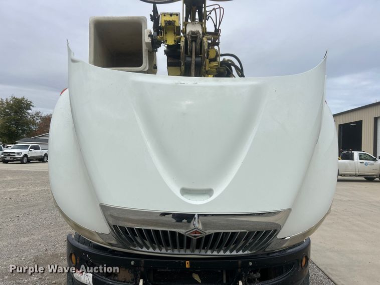 image for item ET6563 2010 International 4400 Ext. Cab digger derrick truck  