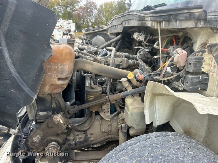 image for item ET6563 2010 International 4400 Ext. Cab digger derrick truck  