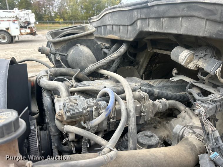 image for item ET6563 2010 International 4400 Ext. Cab digger derrick truck  