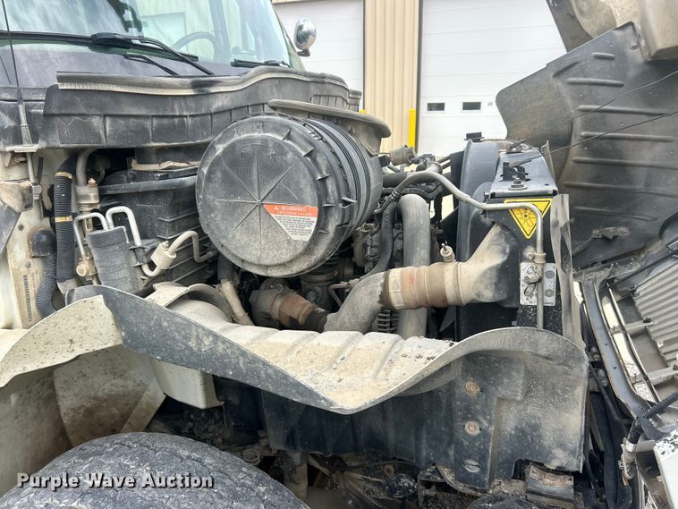 image for item ET6563 2010 International 4400 Ext. Cab digger derrick truck  