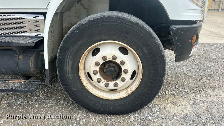 image for item ET6563 2010 International 4400 Ext. Cab digger derrick truck  