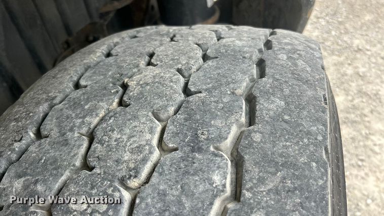 image for item ET6563 2010 International 4400 Ext. Cab digger derrick truck  