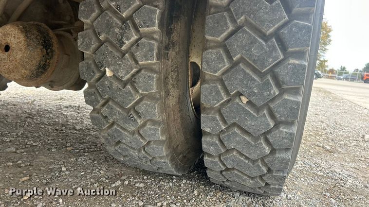 image for item ET6563 2010 International 4400 Ext. Cab digger derrick truck  