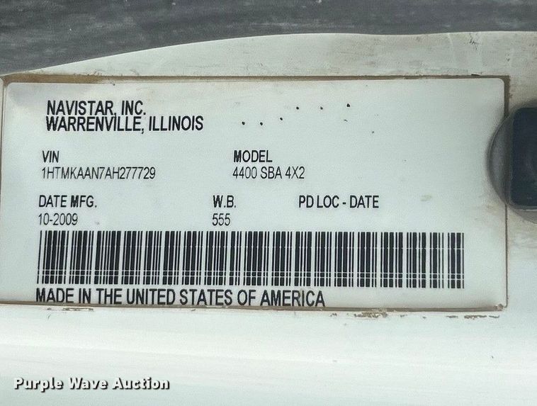 image for item ET6563 2010 International 4400 Ext. Cab digger derrick truck  