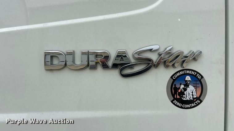 image for item ET6564 2010 International 4300 bucket truck