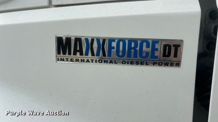 image for item ET6564 2010 International 4300 bucket truck