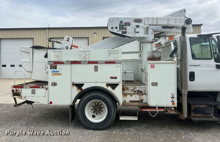 image for item ET6564 2010 International 4300 bucket truck