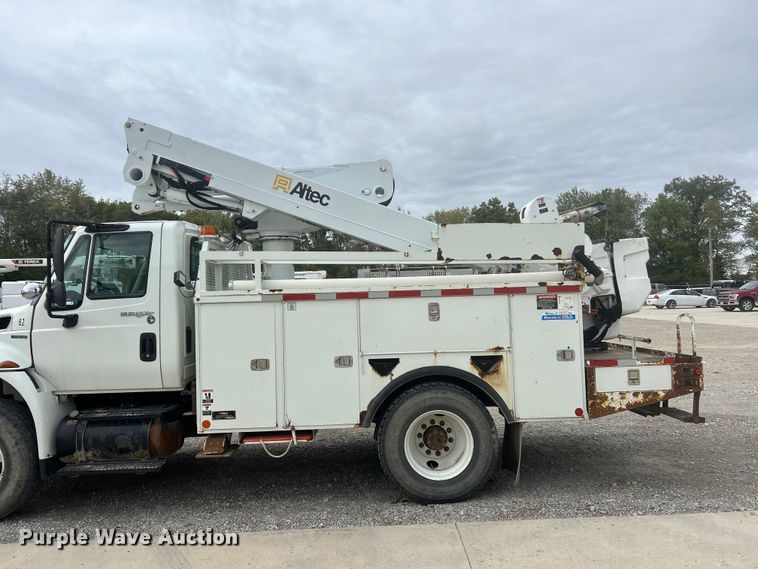 image for item ET6564 2010 International 4300 bucket truck