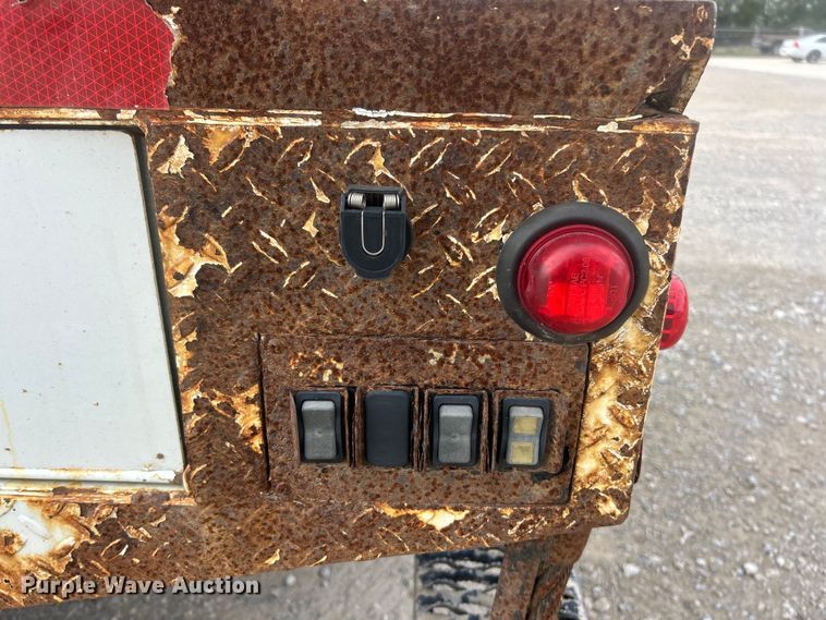 image for item ET6564 2010 International 4300 bucket truck