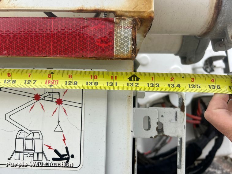 image for item ET6564 2010 International 4300 bucket truck