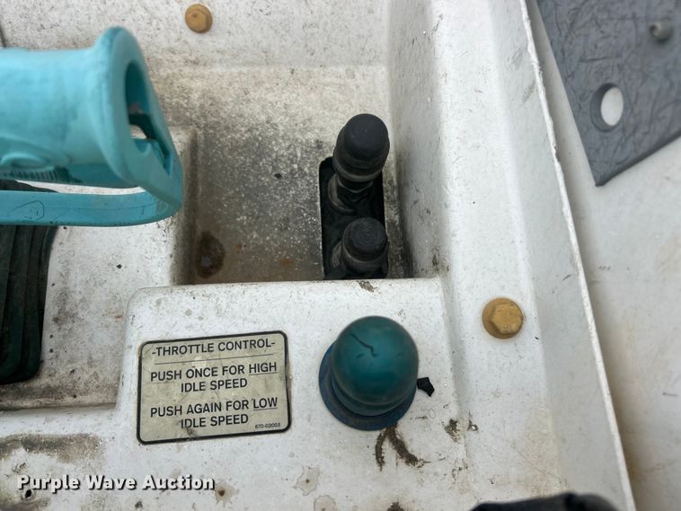 image for item ET6564 2010 International 4300 bucket truck