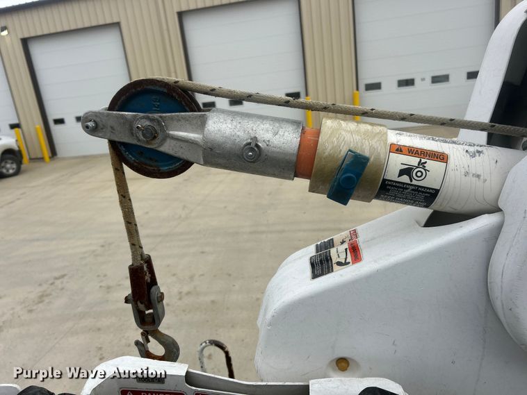 image for item ET6564 2010 International 4300 bucket truck