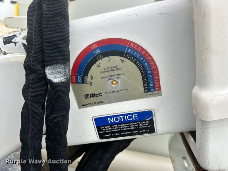 image for item ET6564 2010 International 4300 bucket truck