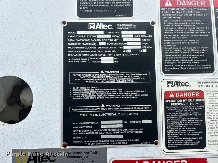 image for item ET6564 2010 International 4300 bucket truck