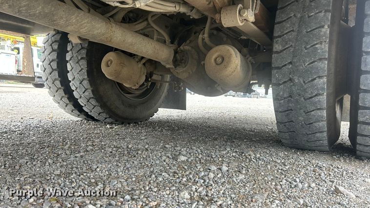 image for item ET6564 2010 International 4300 bucket truck