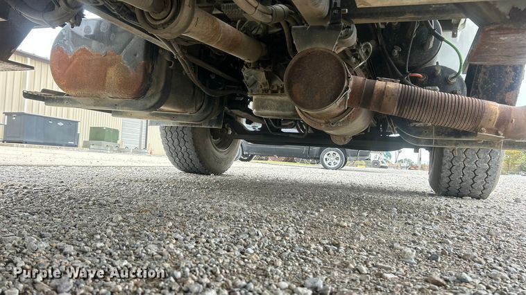 image for item ET6564 2010 International 4300 bucket truck