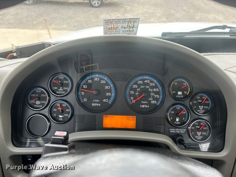 image for item ET6564 2010 International 4300 bucket truck