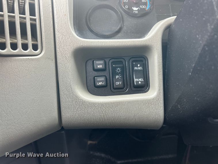 image for item ET6564 2010 International 4300 bucket truck