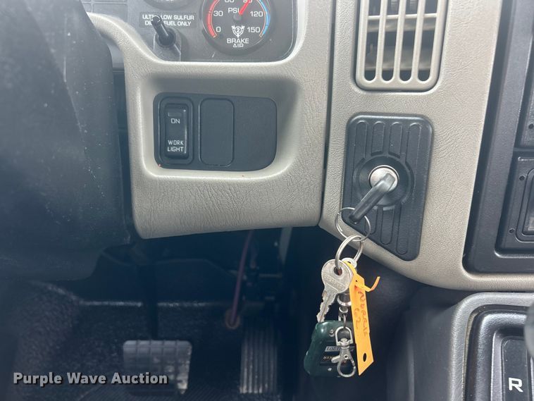 image for item ET6564 2010 International 4300 bucket truck