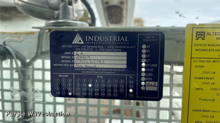 image for item ET6564 2010 International 4300 bucket truck