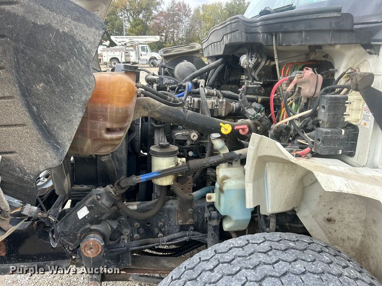 image for item ET6564 2010 International 4300 bucket truck