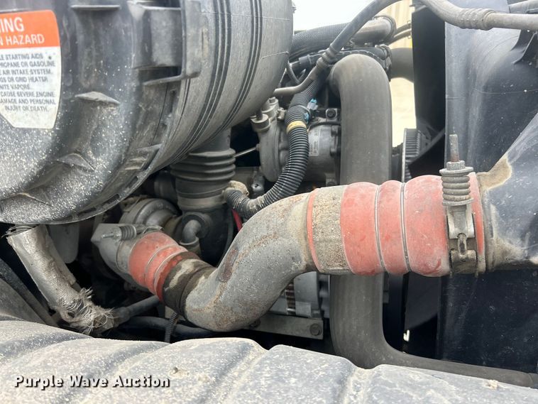 image for item ET6564 2010 International 4300 bucket truck