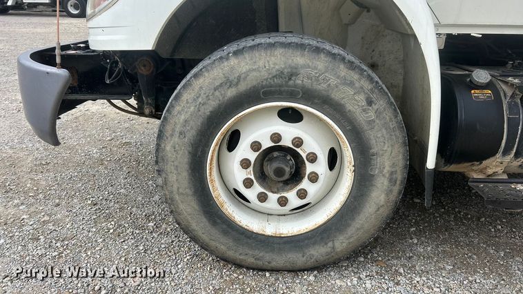 image for item ET6564 2010 International 4300 bucket truck