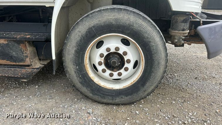 image for item ET6564 2010 International 4300 bucket truck