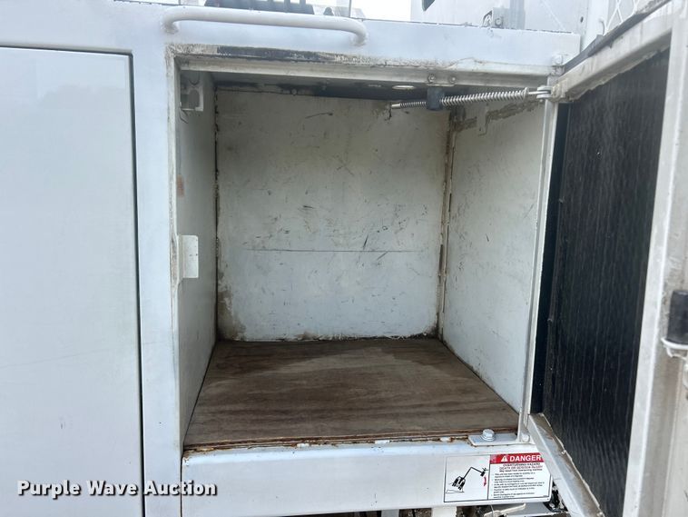 image for item ET6565 2014 International 4400 forestry bucket truck