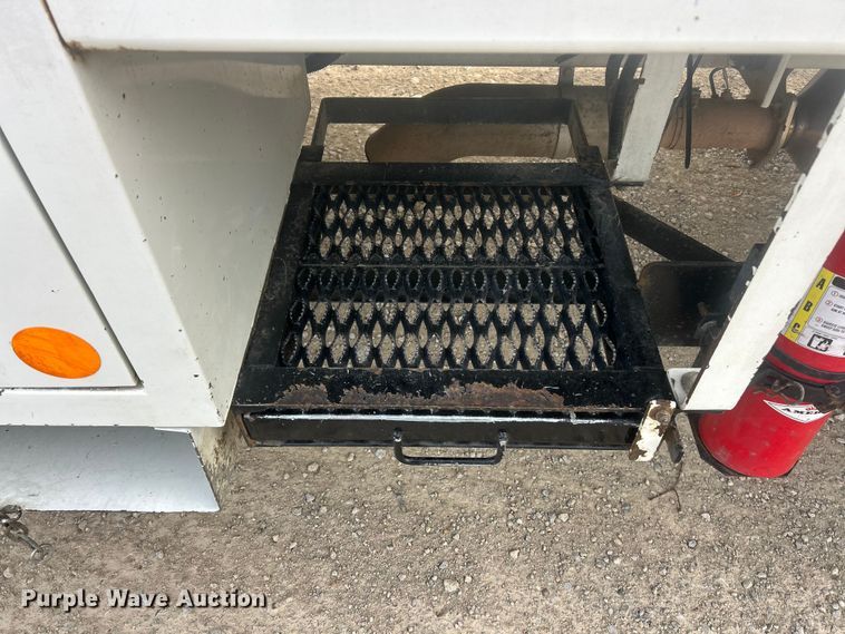 image for item ET6565 2014 International 4400 forestry bucket truck