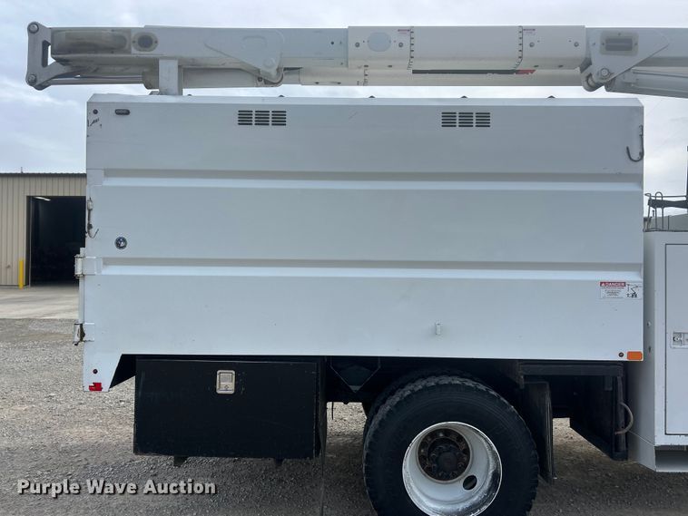 image for item ET6565 2014 International 4400 forestry bucket truck