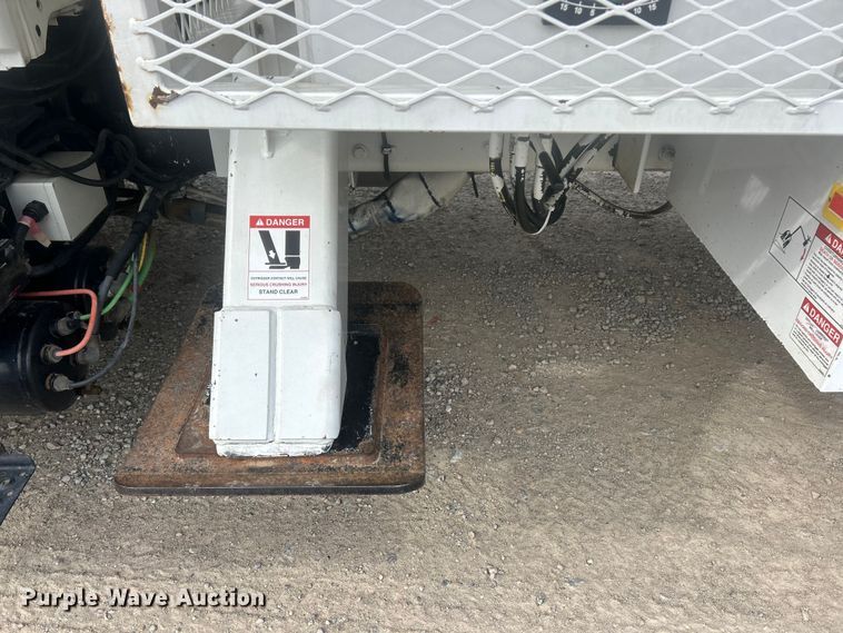 image for item ET6565 2014 International 4400 forestry bucket truck