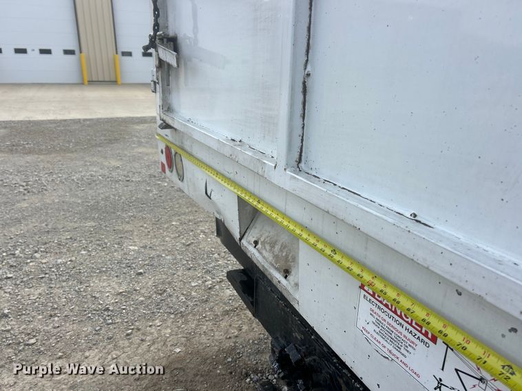 image for item ET6565 2014 International 4400 forestry bucket truck